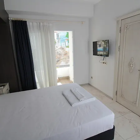 Iz Birak Butik Marina *