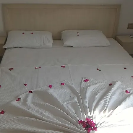 מלון Iz Birak Butik Marina