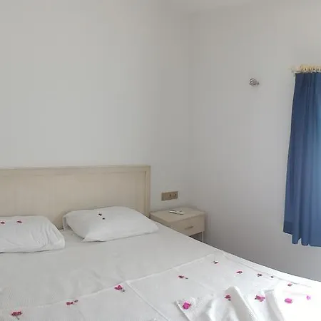 Iz Birak Butik Marina בודרום